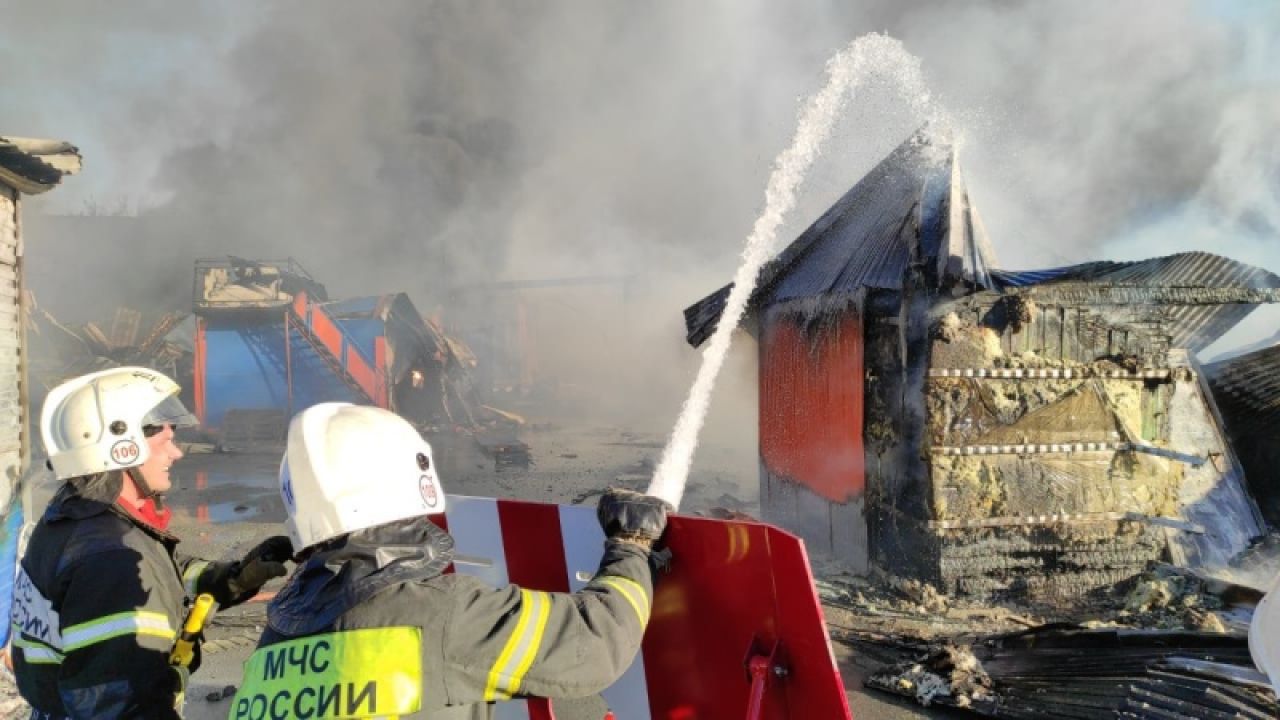Число пострадавших при пожаре на АЗС в Новосибирске выросло до 35