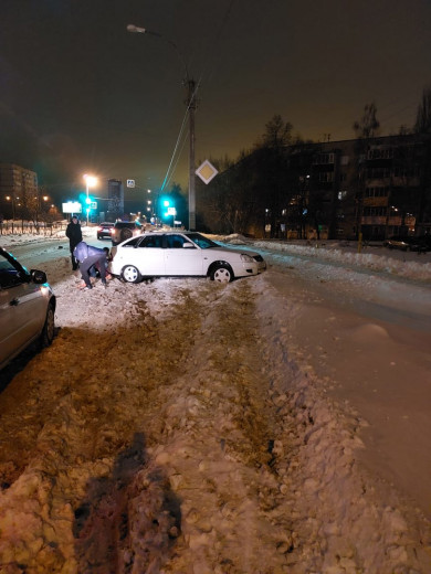 Тамбовчане жалуются на снежные глыбы на дорогах