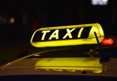 Россияне пожаловались на сбои в работе популярных сервисов такси