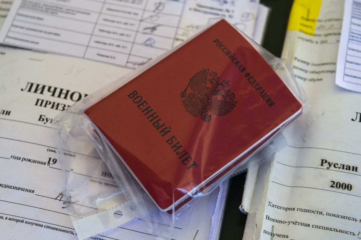 Путин подписал закон о&nbsp;повышении призывного возраста