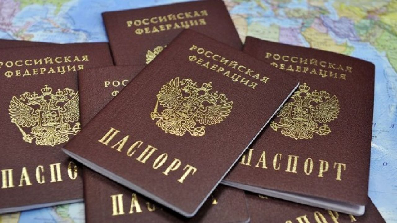 «Госуслуги» могут частично заменить паспорт