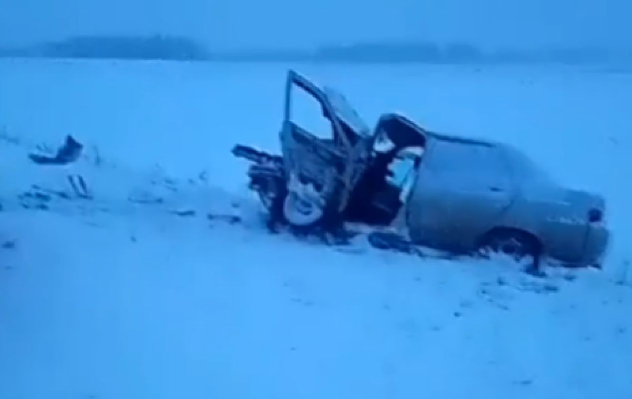 В Тамбовской области две машины попали в аварию на снежной трассе
