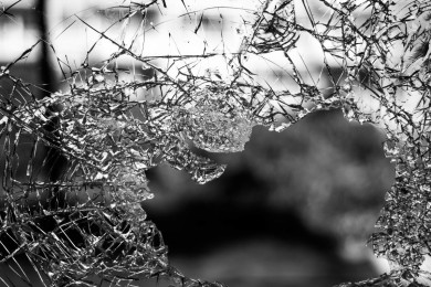Два человека пострадали при обстреле города в Черноземье