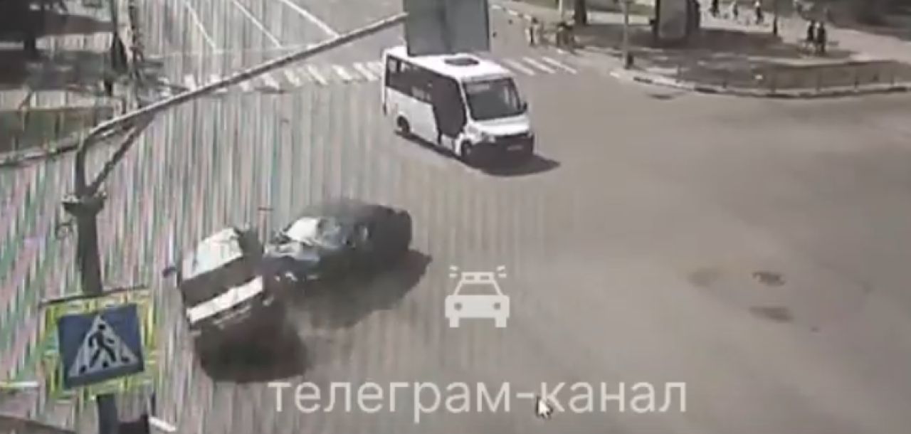 В Тамбове двое детей пострадали из-за неумелого поворота начинающей автомобилистки
