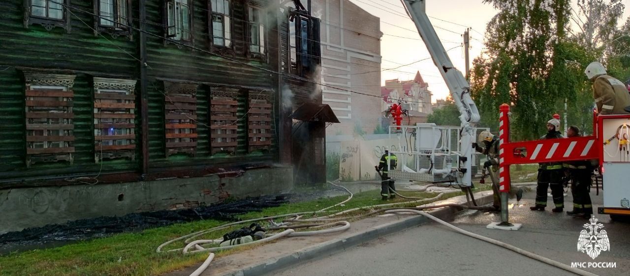 В Тамбове сгорели два деревянных дома