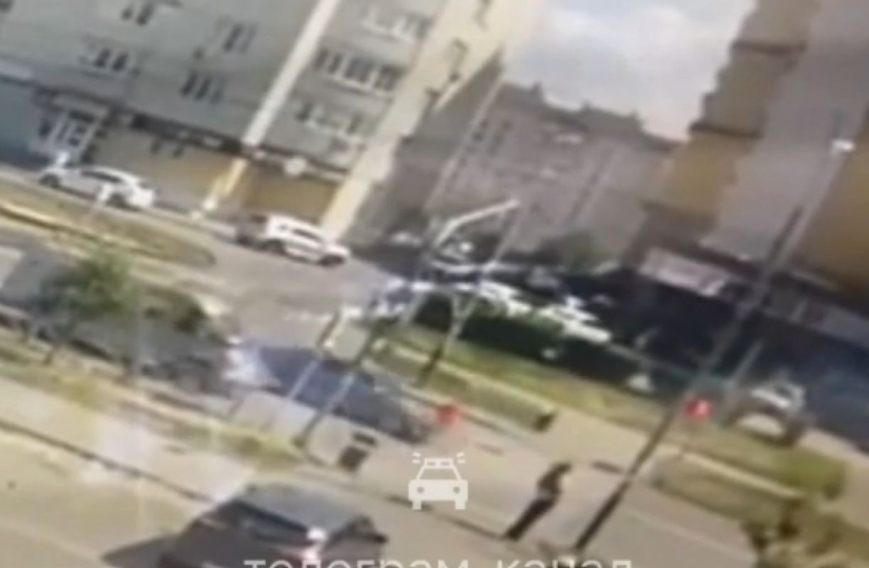 В Тамбове подросток заигрался на велосипеде и попал под машину