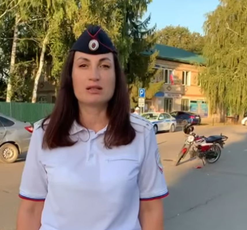 В Тамбовской области машина сбила мопед с двумя детьми