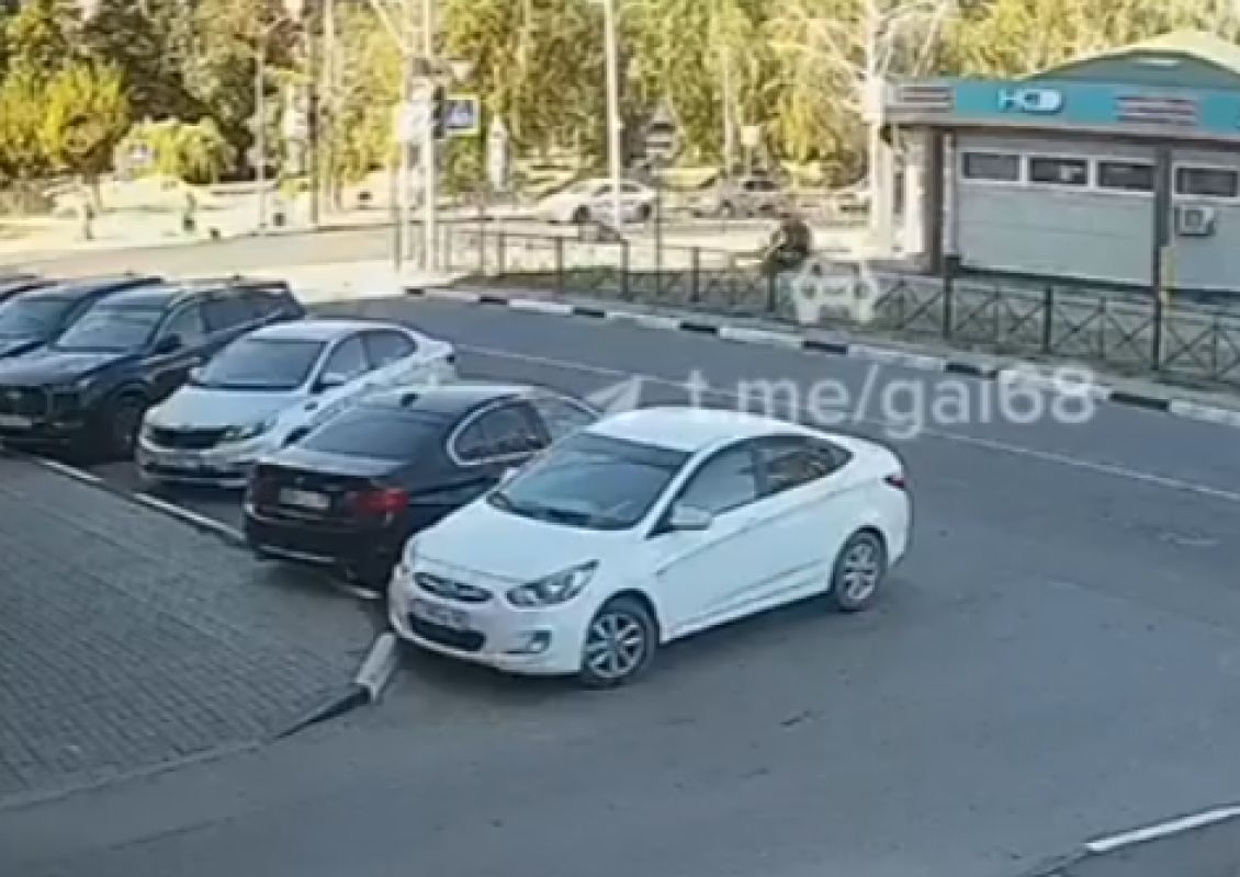 В Тамбове велосипедист упал и пострадал на пешеходном переходе