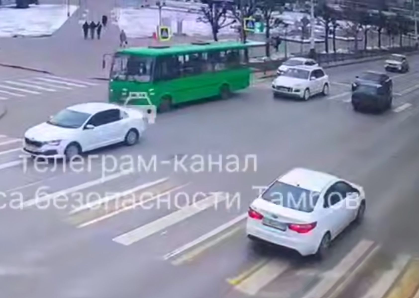 В Тамбове пьяный водитель попал в аварию на встречной полосе