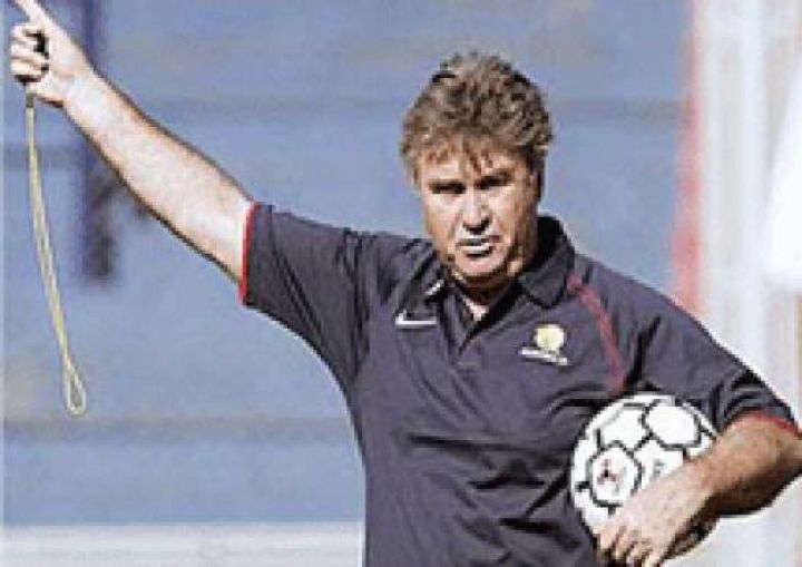 Спорт декабрь 2007. Гус Хиддинк автограф. Гус Хиддинк Анжи. Гус Хиддинк гифка.