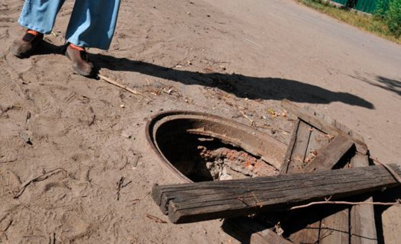 В Тамбове закрыли люк только после вмешательства прокуратуры