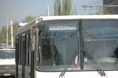 Женщина лишилась ноги, пытаясь сесть в автобус