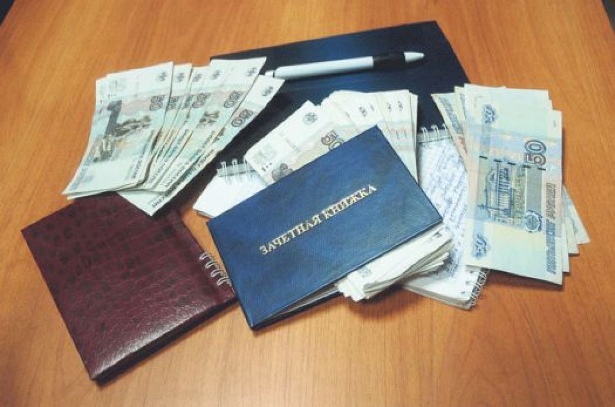 По прогнозам Минобрнауки, около 10% нынешних бюджетных мест тоже станут платными