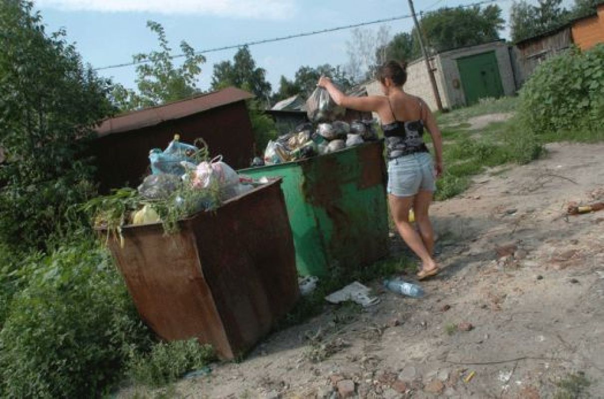 Позволяя УК самим устанавливать тарифы на вывоз мусора, жильцы фактически выбрасывают свои деньги