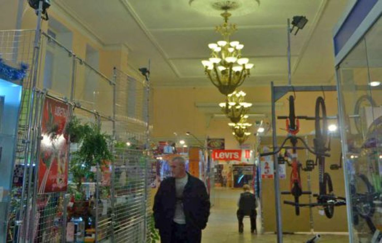 12 люстр оценили лишь в 230 тысяч, но торги не состоялись