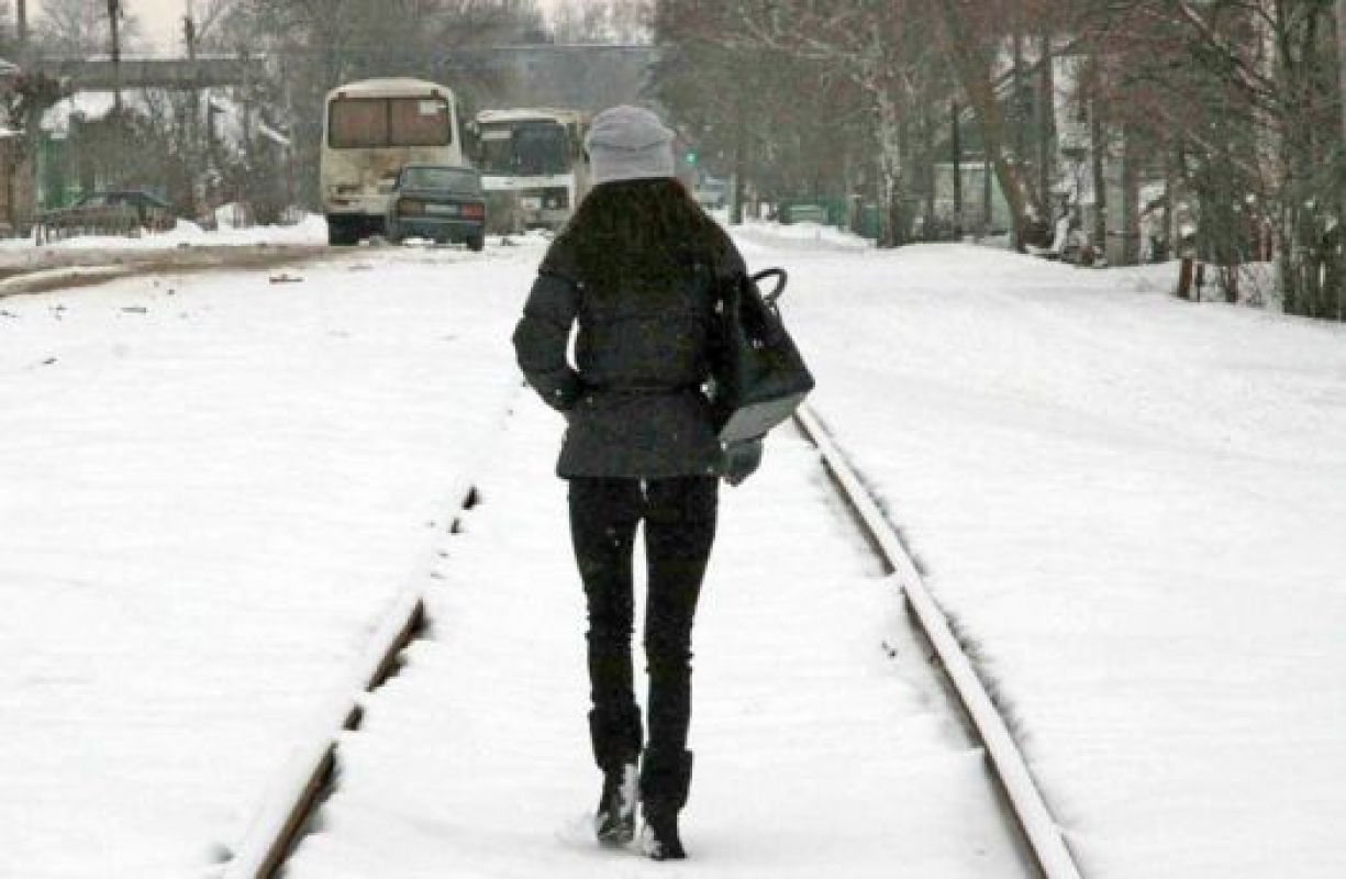 Возможно, виной тому были наушники с музыкой в ушах или порывистый ветер навстречу