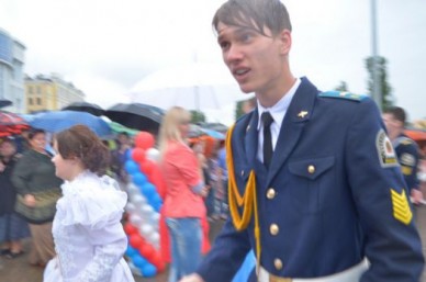 Тамбовские кадеты отметили выпускной под дождём