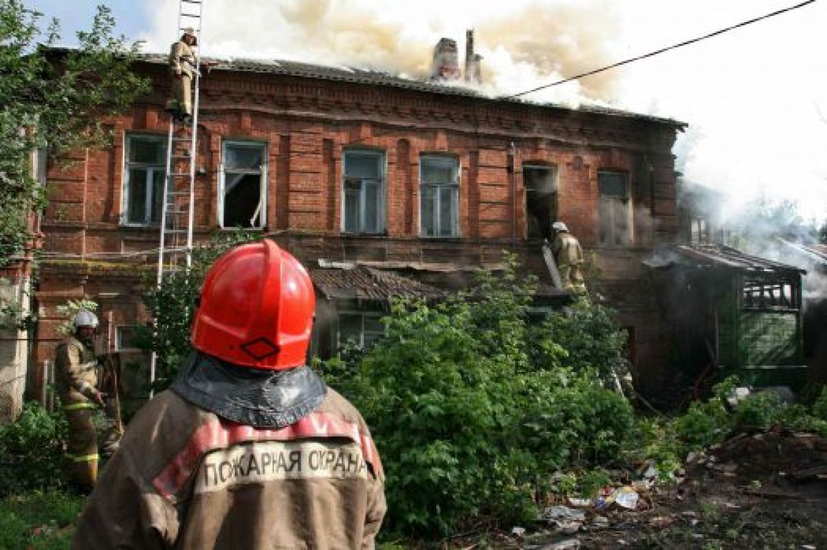 В Тамбове на улице Горького вновь сгорел старый дом