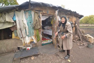 Глухонемая пенсионерка из Тамбовской области до сих пор живет в курятнике