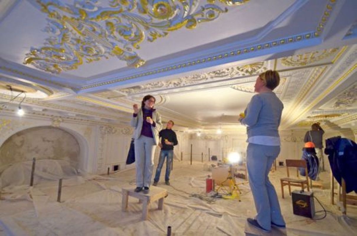 Неужели 400 миллионов рублей из федерального и областного бюджетов потрачены ради дорогого ремонта ресторана или гостиницы?