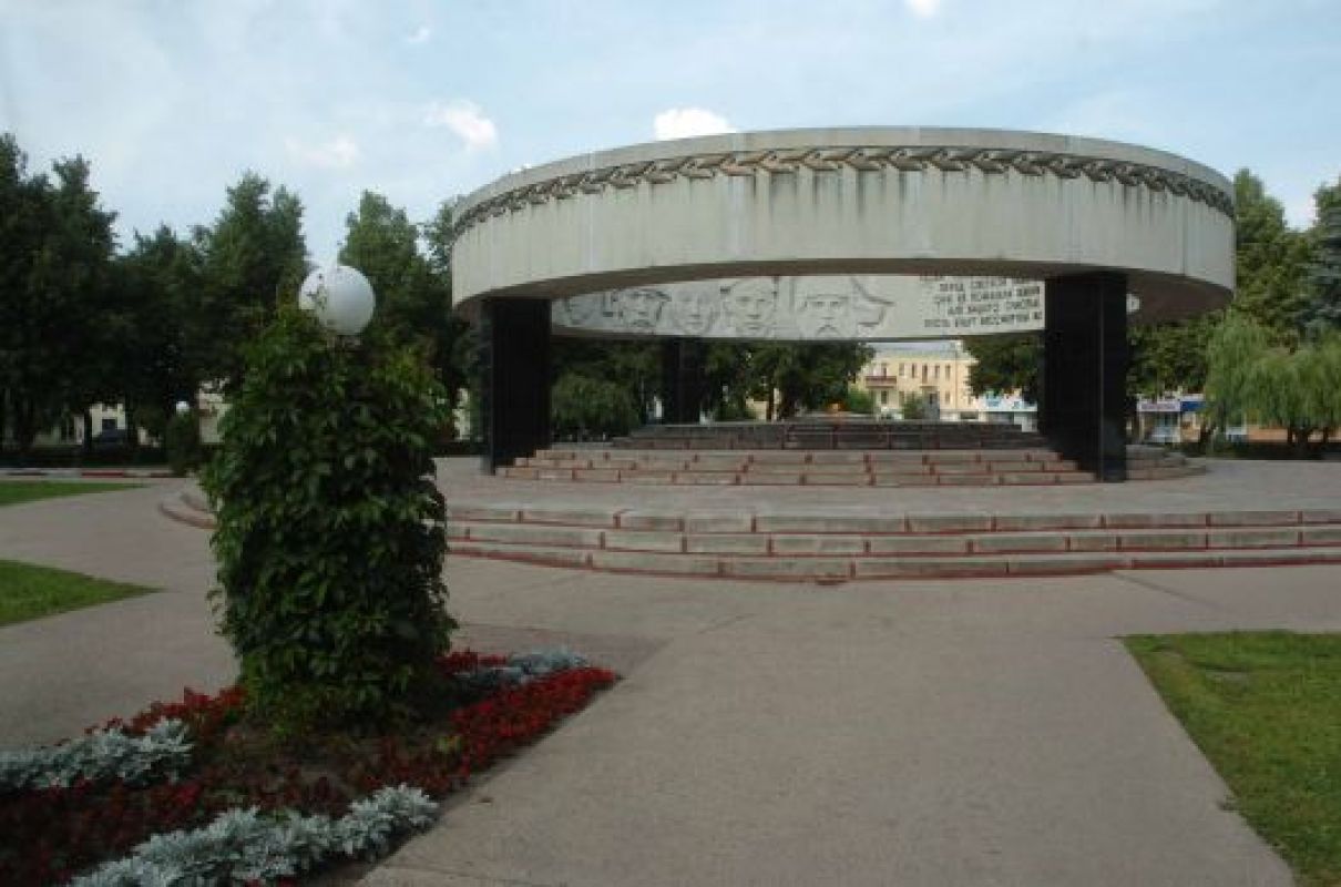 Каким будет конечный облик Соборной площади, пока неизвестно, все зависит от широты мысли и профессионализма автора проекта-победителя.