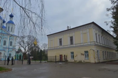 Городские власти подарили епархии 21-квартирный дом
