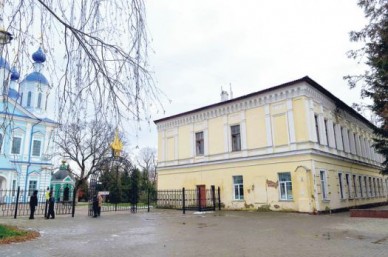 Власти подарили монахам 17 квартир