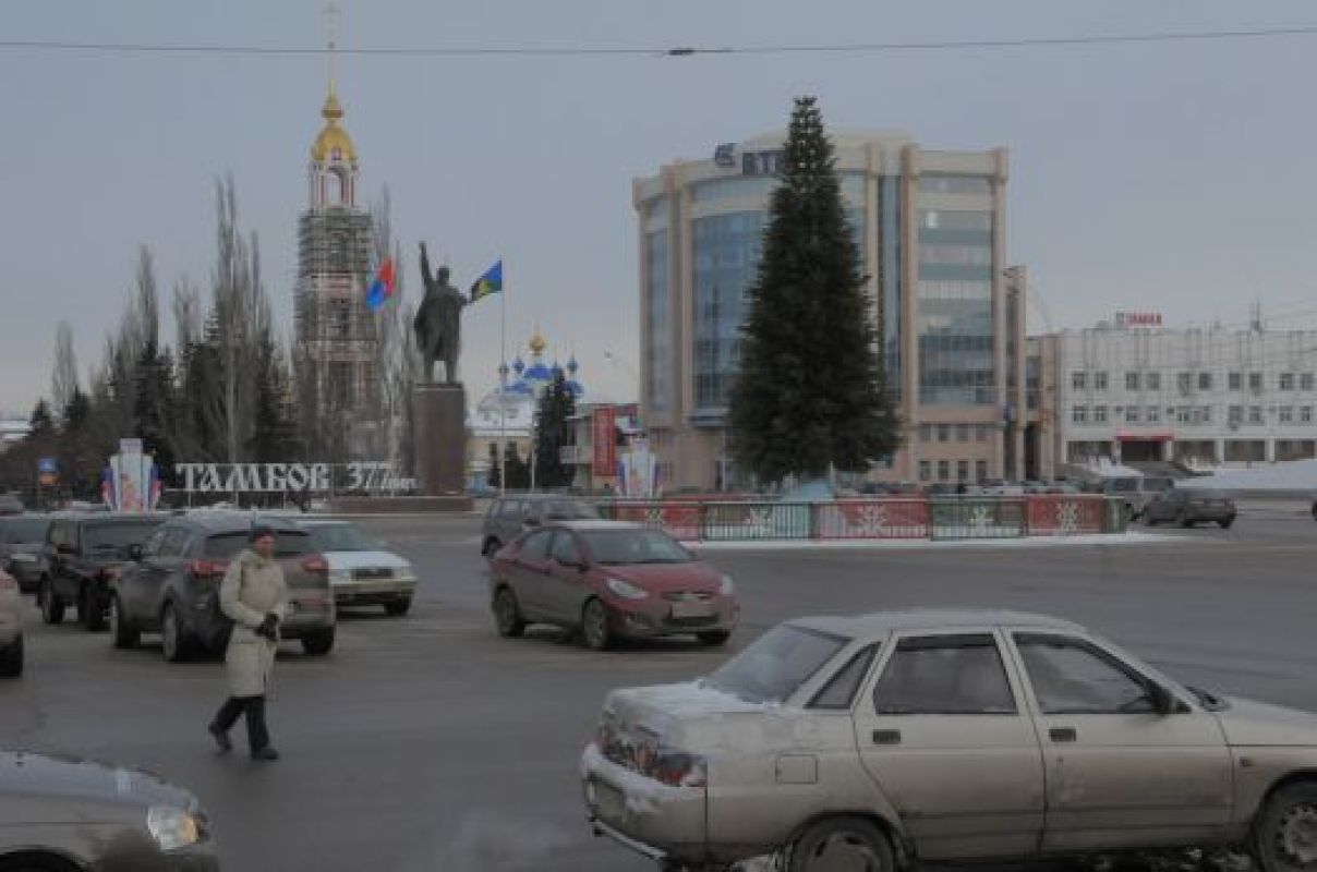 В этом году городские власти планируют потратить на новогоднее украшение города 2 млн 960 тыс. рублей, что почти на полмиллиона больше, чем в прошлом году.