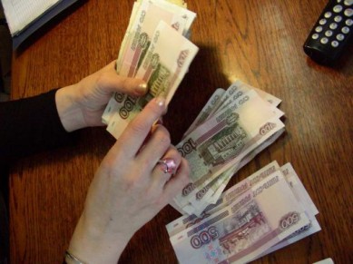 Тамбовчанка выманила у соседа деньги, прочитав заметку о мошенниках