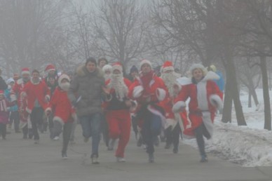 В Тамбове прошёл забег Дедов Морозов