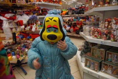 В преддверии Нового года тамбовчанин выплатил дочери долг по алиментам в 100 тыс...