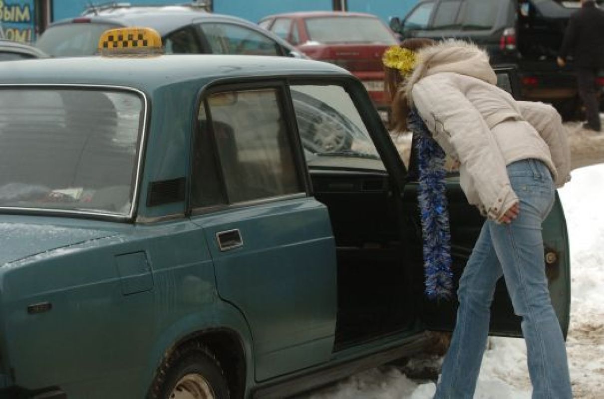 Тамбовчанин украл из такси 40 тысяч рублей