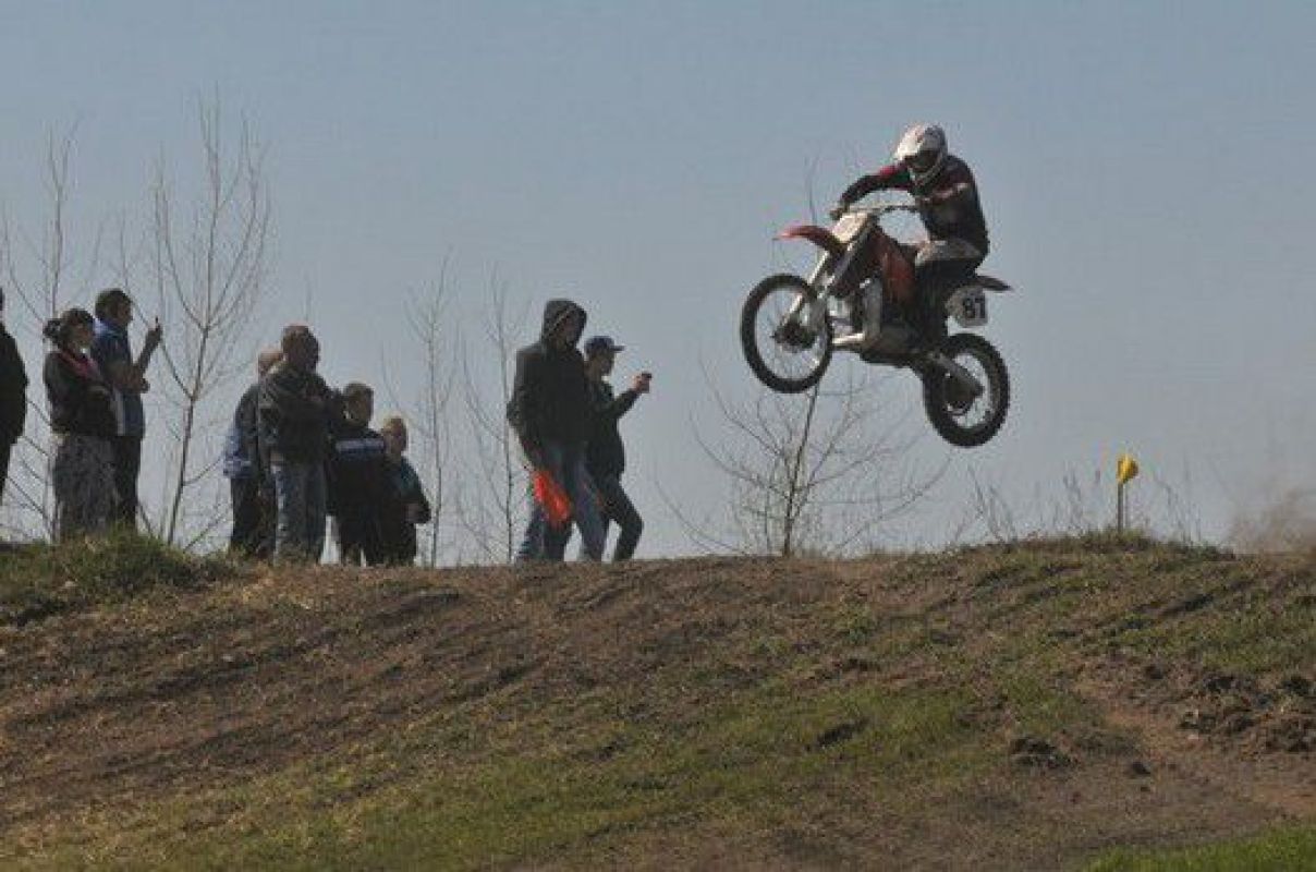 В Тамбове прошел мотокросс, посвященный Дню Победы