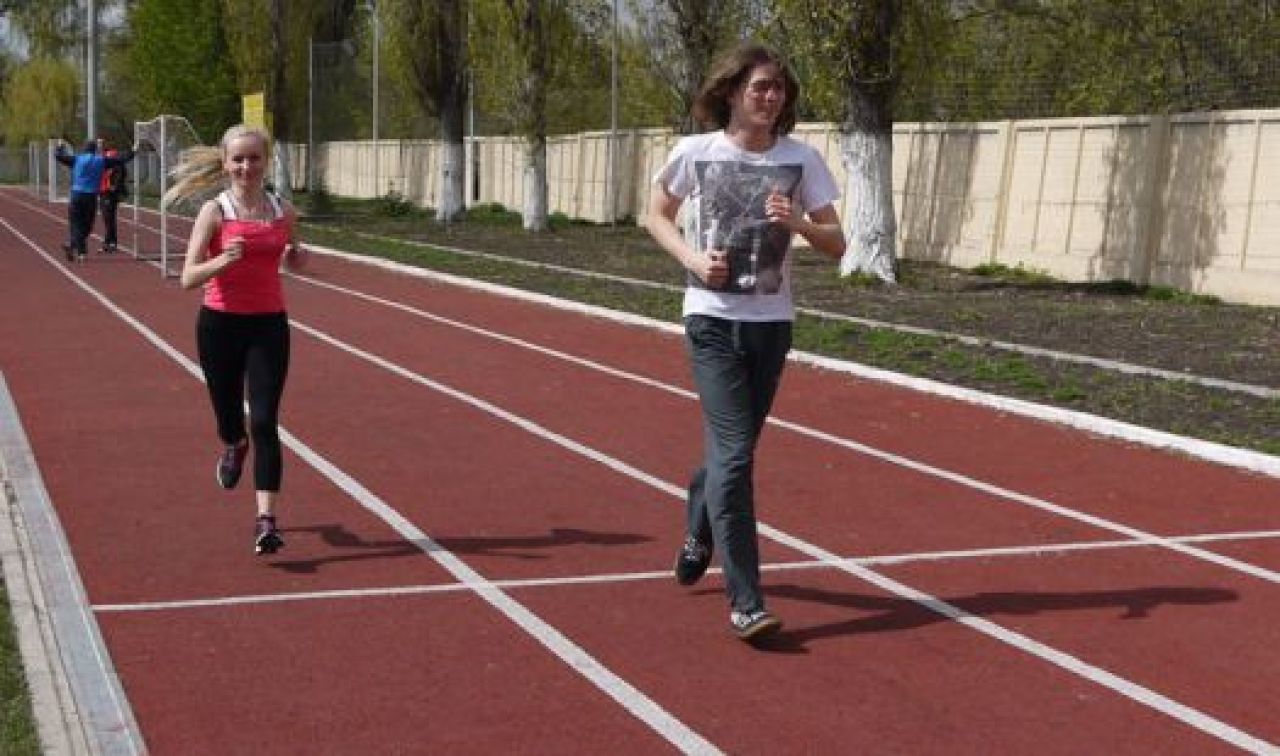 — В последний раз стометровку сдавала
в школе