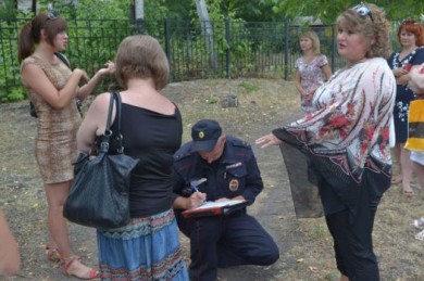Директор школы вызвал полицию на встречу с родителями