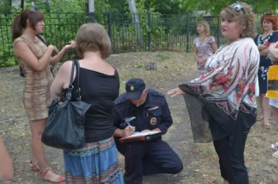 Директор школы вызвал полицию на встречу с родителями