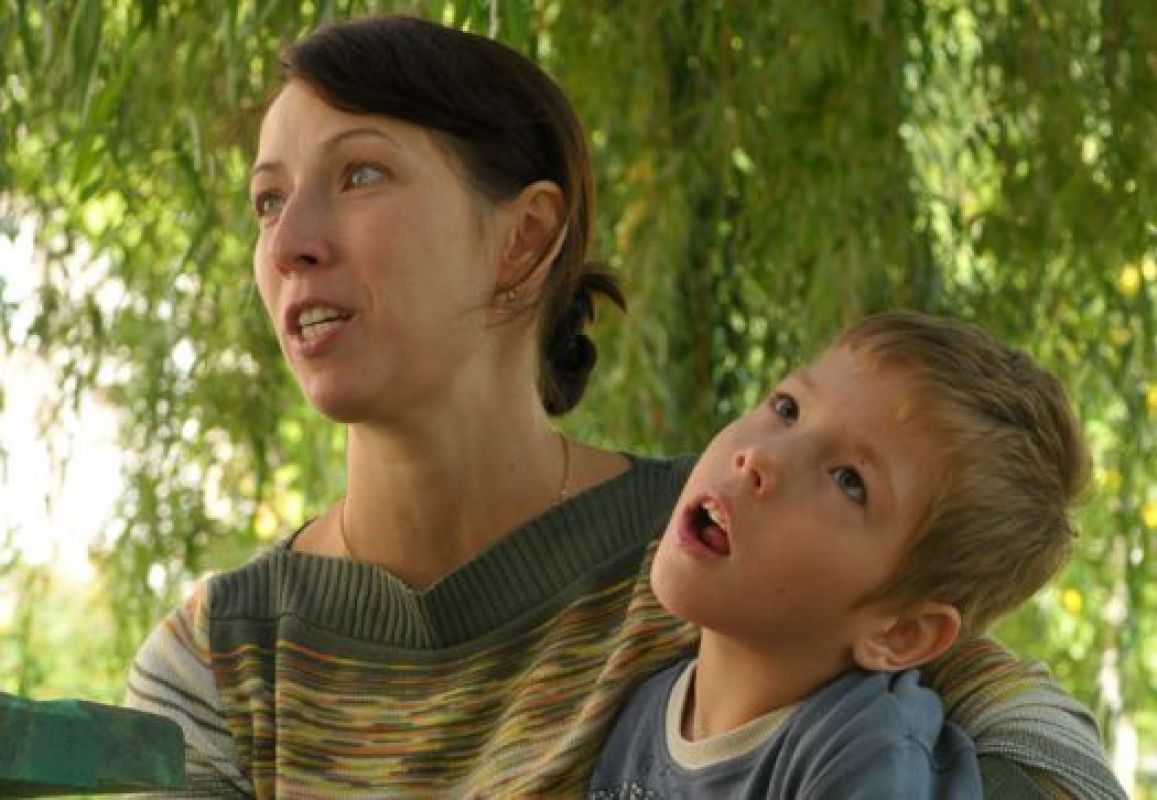 Юля уверена, что если продолжить реабилитацию, то Алёша сможет играть и общаться с братом и заведёт друзей