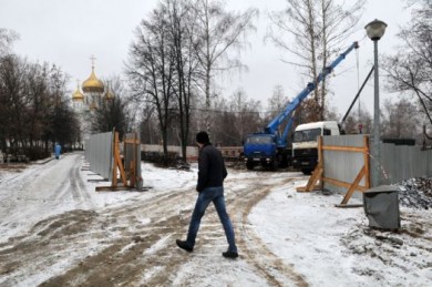 Прокуратура против гимназии в парке Победы