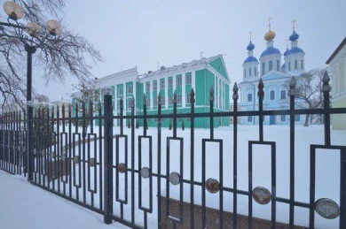 Тамбовская епархия рассказала, с чьего разрешения установлено ограждение у сквера Зои Космодемьянской