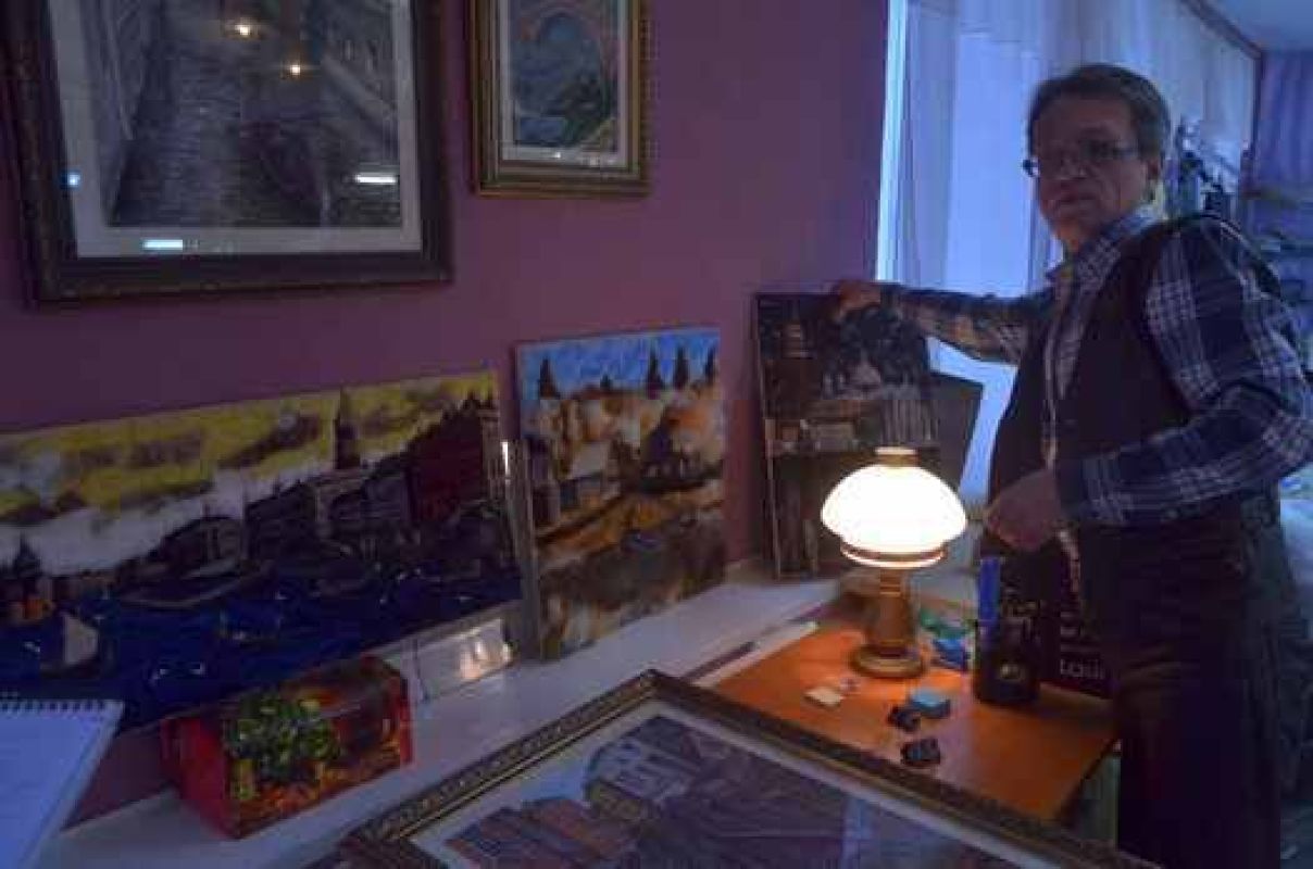 Тамбовчанин создает уникальные картины из кусочков меха