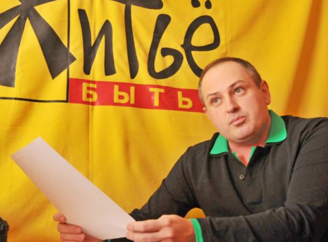 Максим Косенков продолжает пытаться добиться честного расследования дела о краже из его дома