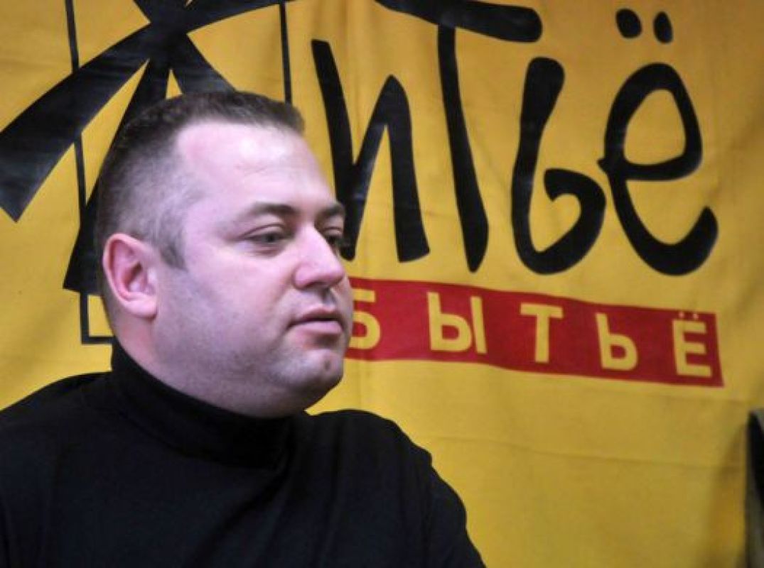 Андрей рассказывал, что на допросах его спрашивали о том, носит ли он крест, ходит ли в церковь, верит ли в Бога. Те же вопросы задавали и его соседям. Вот только какое отношение это имеет к его делу, мужчина так и не понял.