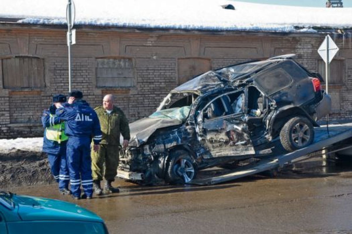 После аварии пассажир автомобиля умер на месте, а водитель находится в реанимации