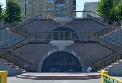 Триумфальный спуск снова требует ремонта