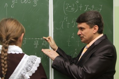 «На премию во дворе школы построю водопад»