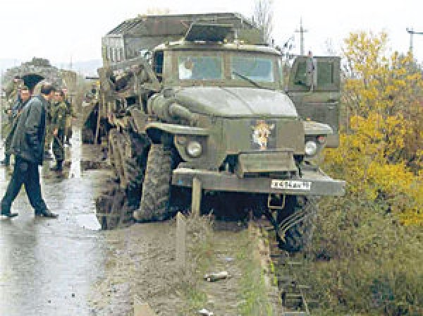Военный автомобиль Кавказ