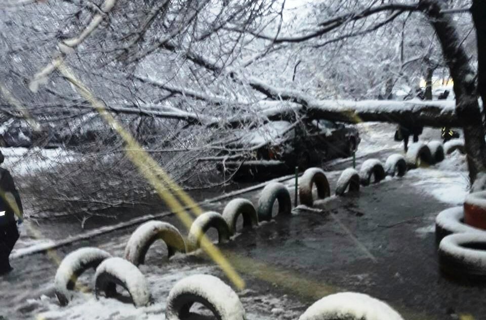 Впр после ночной вьюги. Сломался забор из-за снега. Реконструкция набережной Авиастроителей Воронеж. На дорогах Ставрополья устраняют последствия снегопада.