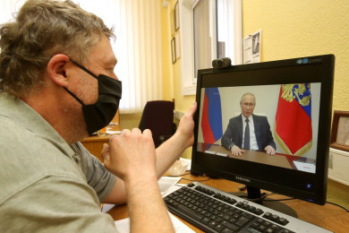 Путин заявил об ухудшении ситуации с коронавирусом
