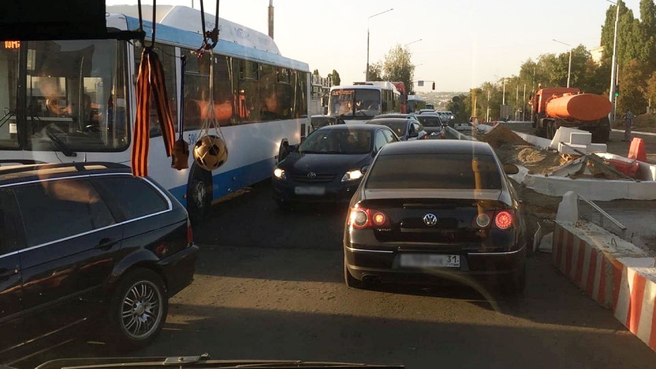 Белгородцы жалуются на огромные пробки на улице Щорса